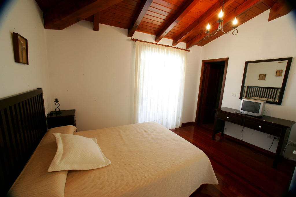 Хостел Casa Da Botica A Estrada Os Casares Екстер'єр фото