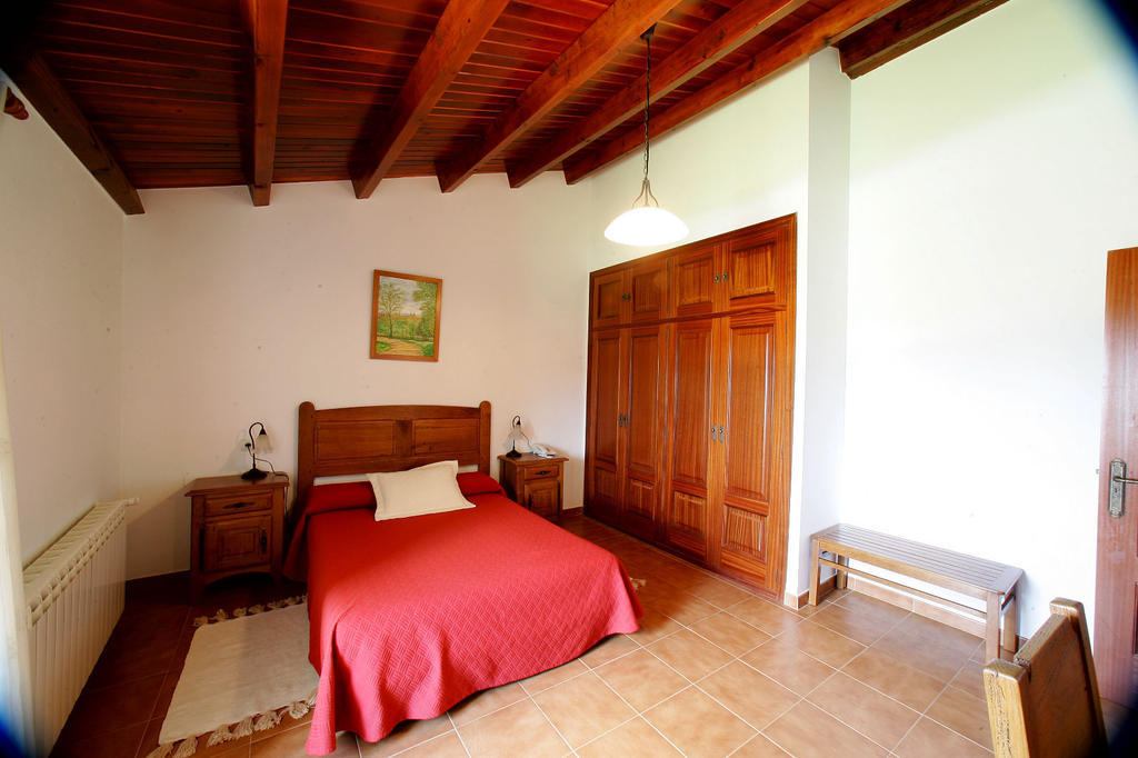 Хостел Casa Da Botica A Estrada Os Casares Номер фото